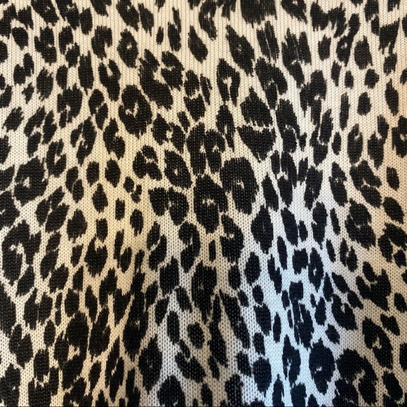 NICOLE SIMONE SIGNATURE COLLECTION Animal Print Sweater Size Large - Picture 5 of 9